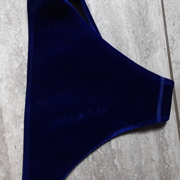 Hoaka Velvet NWT - Picture 3 of 8